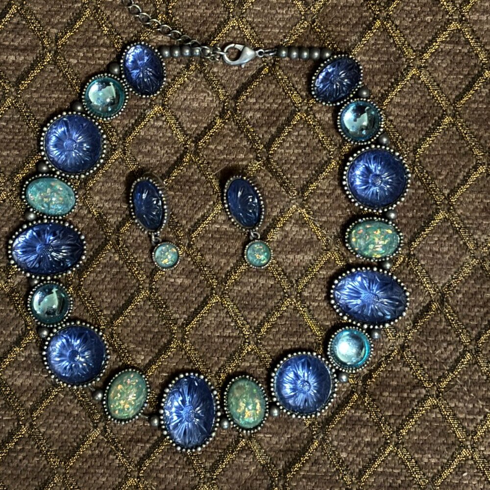 Vintage Avon lucite necklace/earring set